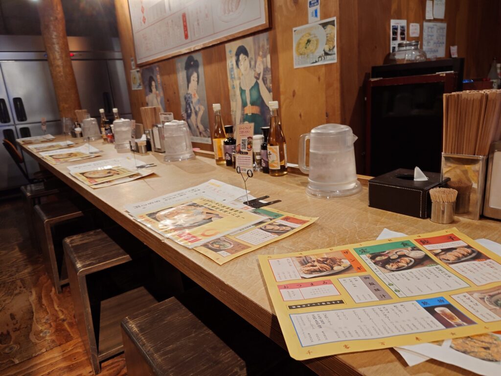 札幌市 東区 環状通東駅 SAPPORO餃子製造所 本店 カウンター席