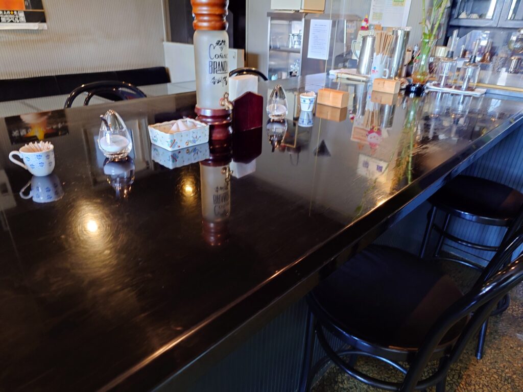 札幌市 東区 栄町駅 喫茶 ボトム カウンター席