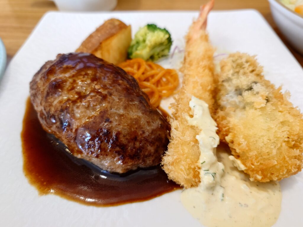 札幌市 東区 新道東駅 kitchenふりーり ハンバーグ＆エビフライ・カキフライ