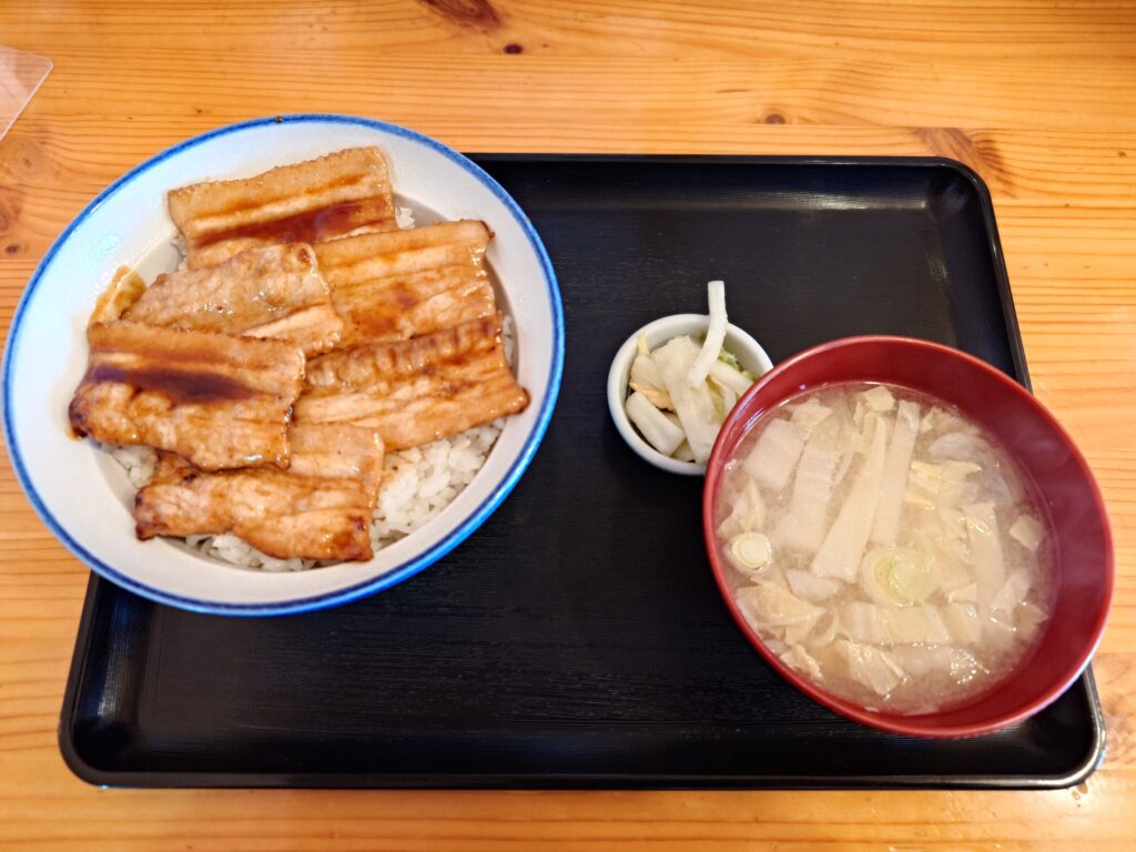 札幌市 西区 八軒 八軒駅 たかが豚丼されど豚丼のミルキィウェイ バラ肉豚丼A(肉：110g、ごはん：270g)