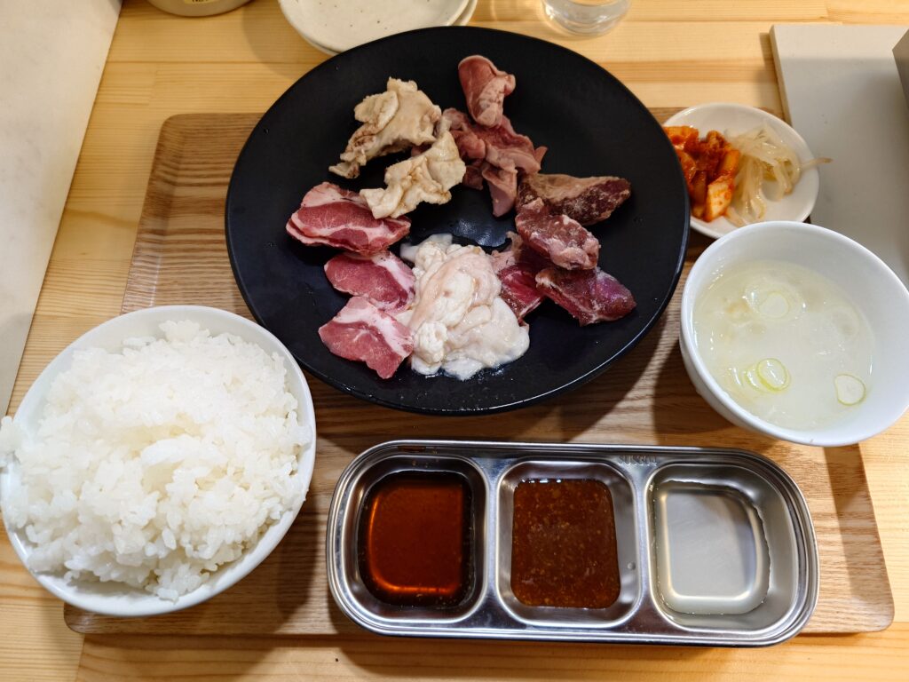 札幌市 西区 琴似駅 焼肉 李門 ブタノミクス定食