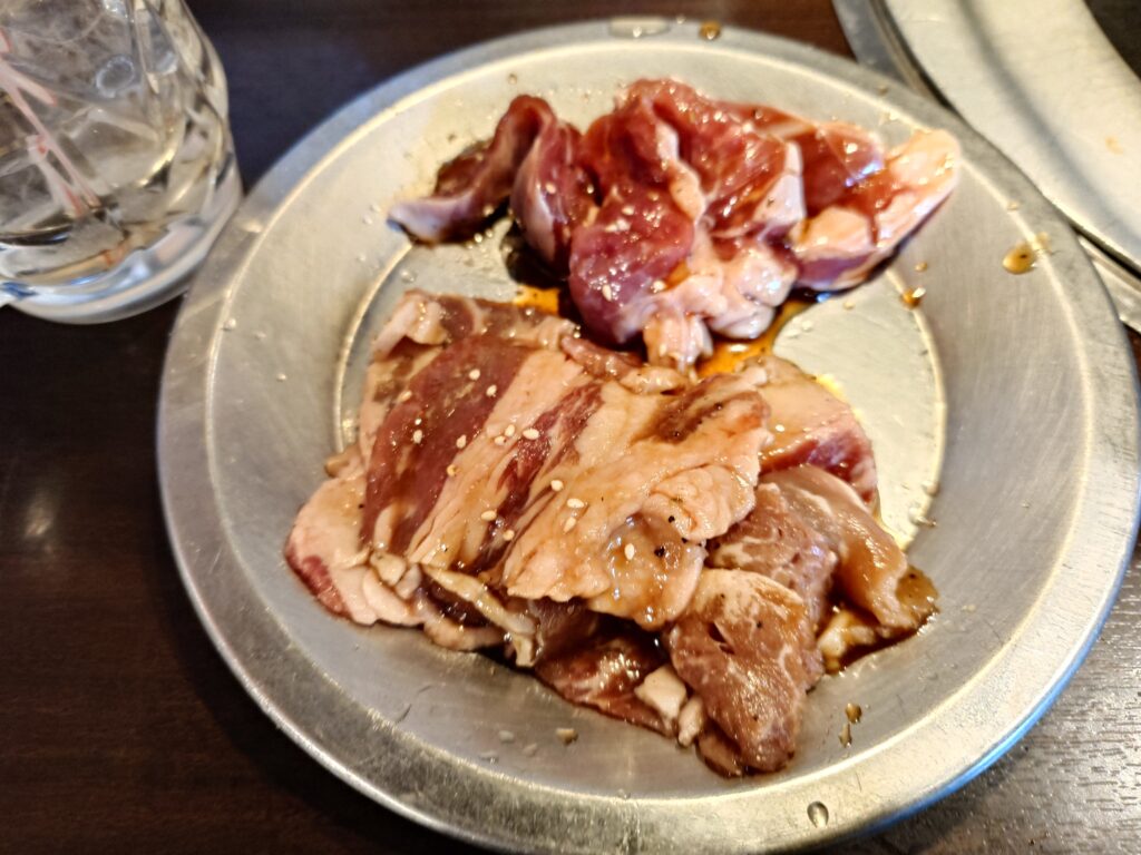 特選牛炙りカルビ・豚ハラミ