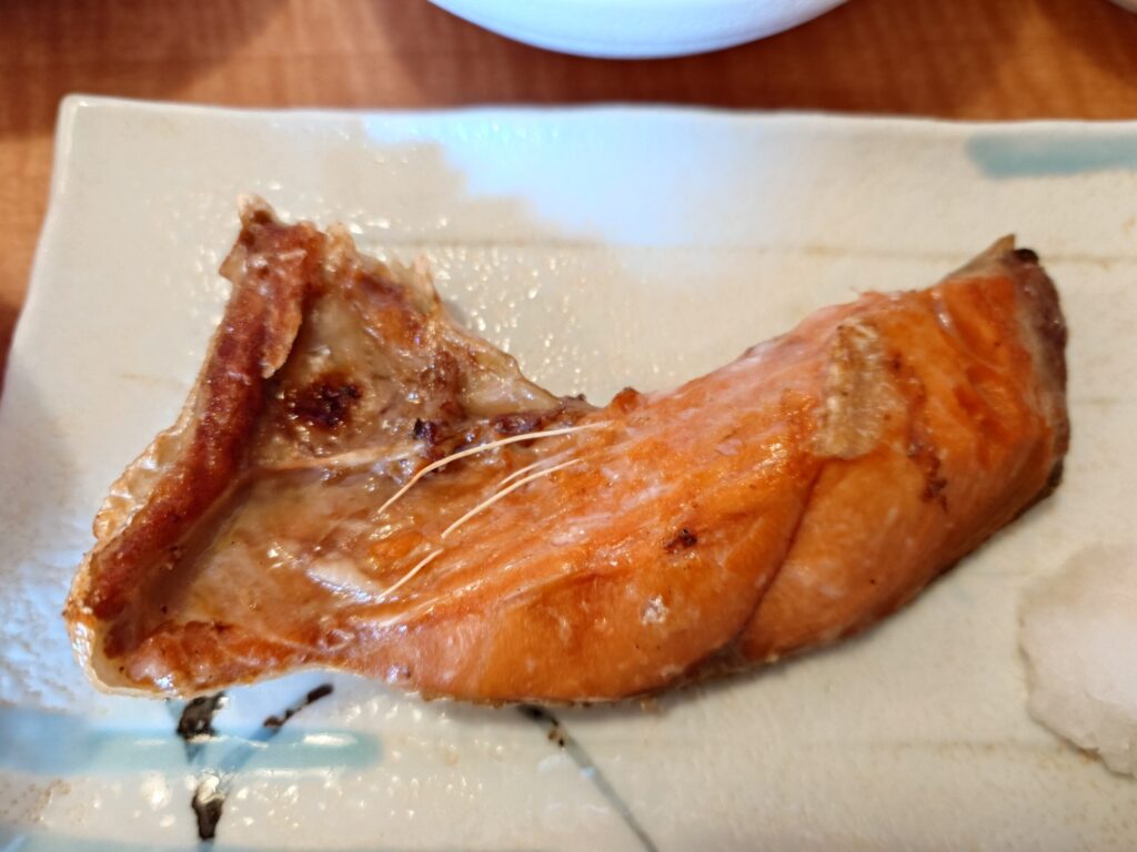 札幌市 中央区 苗穂駅 四季のどさんこ 甘塩紅鮭カマ焼