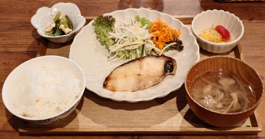 銀ダラ味噌漬け焼き定食