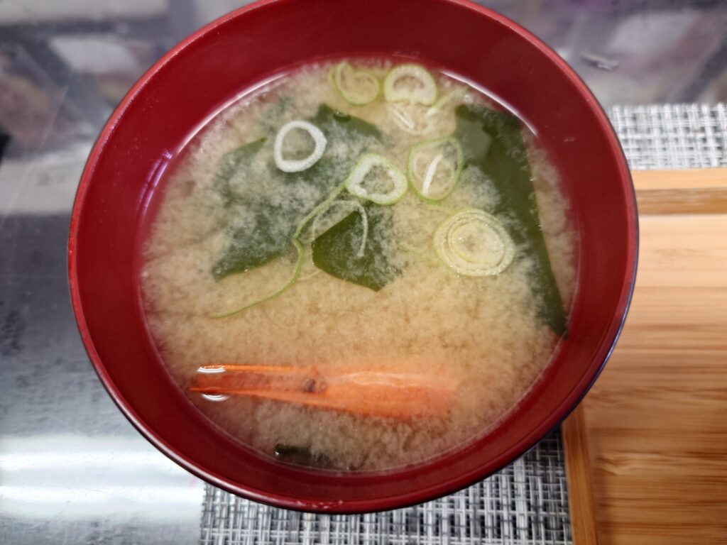 札幌市 北区 北24条駅 西5丁目樽川通 日の出水産 しまえびの味噌汁