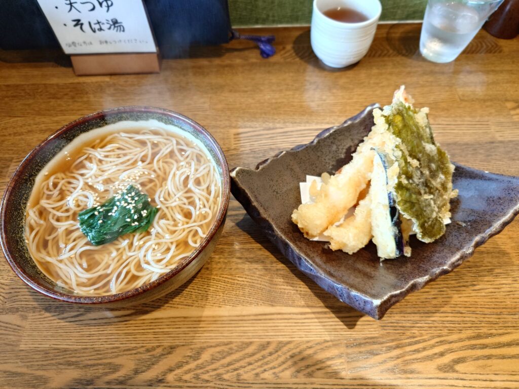 札幌市 白石区 北郷 白石駅 手打ちそばと天ぷら しゅん香 えび天そば(更科そば変更)