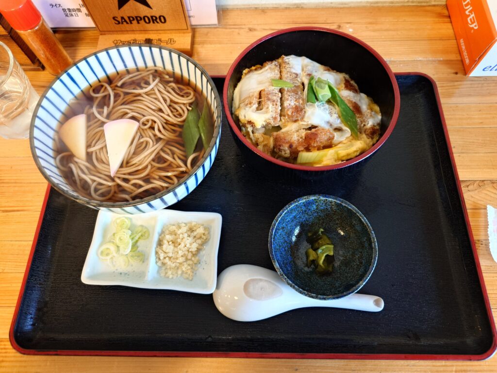 かつ丼セット（温かいそば）
