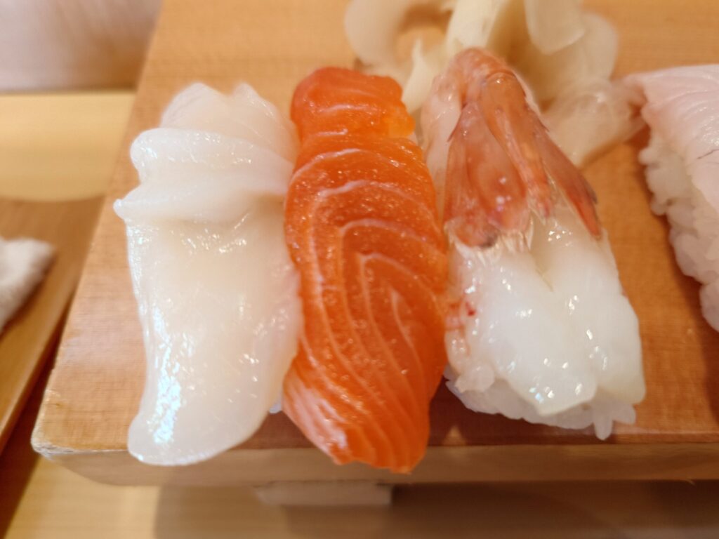 札幌市 東区 北18条駅 美香保 男鹿寿し ほたて・サーモン・えび