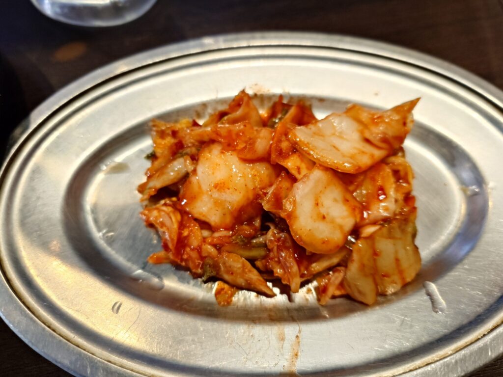 札幌市 中央区 大通駅 狸小路 岩見沢精肉卸直営 牛乃家 本店 キムチ