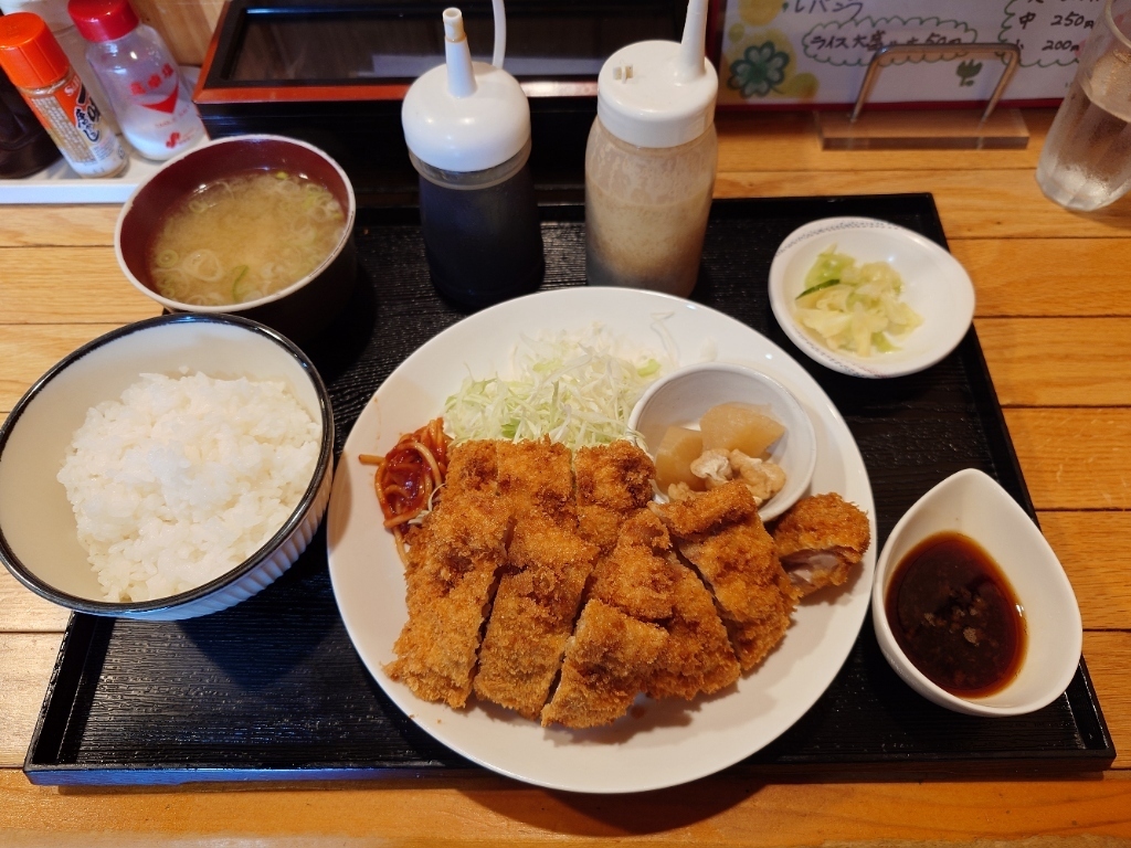 チキンカツ定食