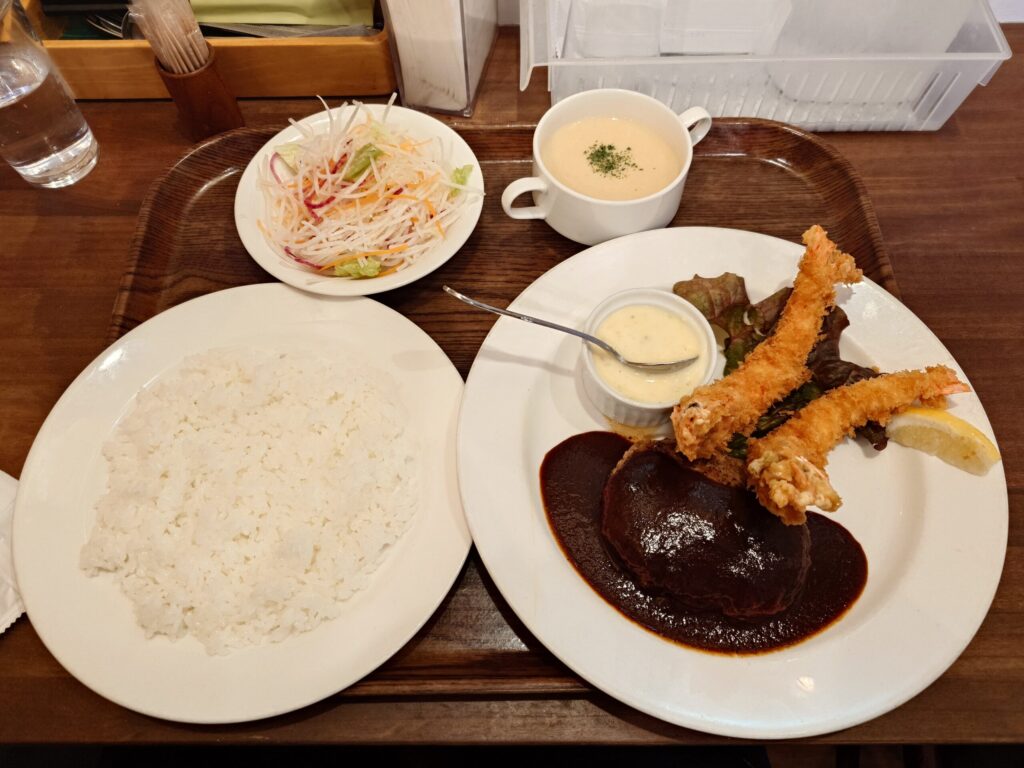 札幌市 東区 元町駅 Laurier レストランローリエ ローリエ ハンバーグ(デミ)と海老フライセット