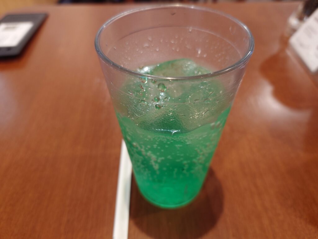 札幌市 厚別区 新さっぽろ駅 新札幌駅 ステーキレストランがんねん メロンソーダ