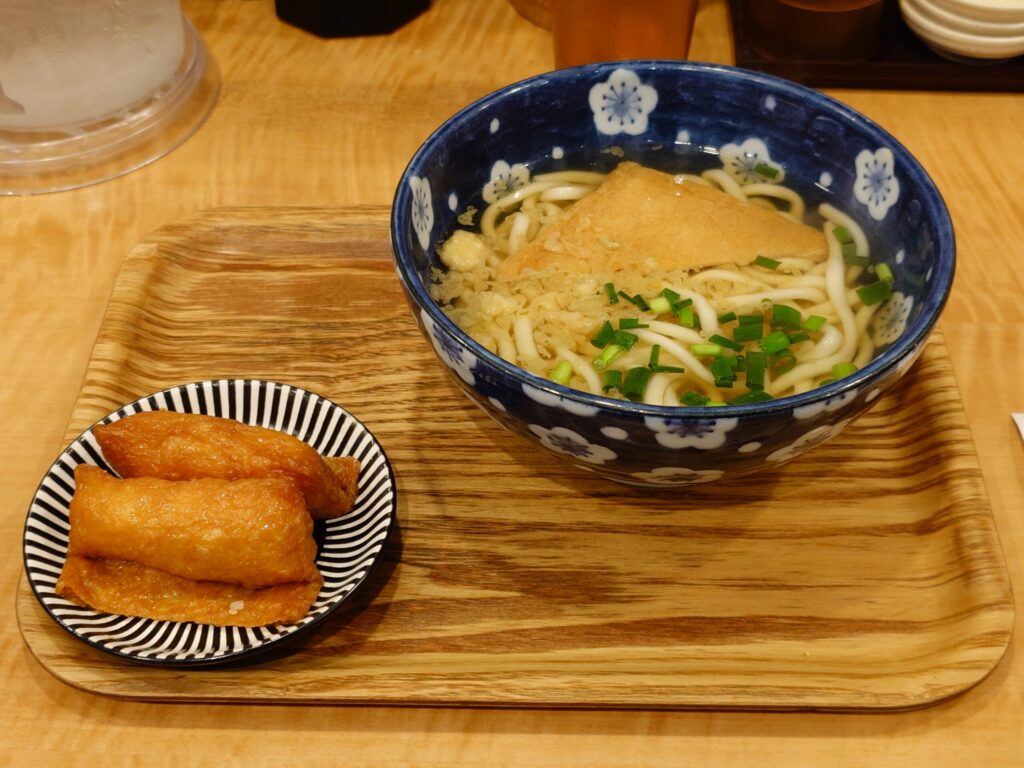 三角きつねうどんといなり