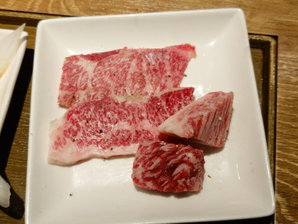 札幌市中央区 狸小路にある【焼肉ライク 札幌狸小路店】の和牛食べ比べカルビ