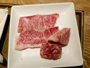 札幌市中央区 狸小路にある【焼肉ライク 札幌狸小路店】の和牛食べ比べカルビ
