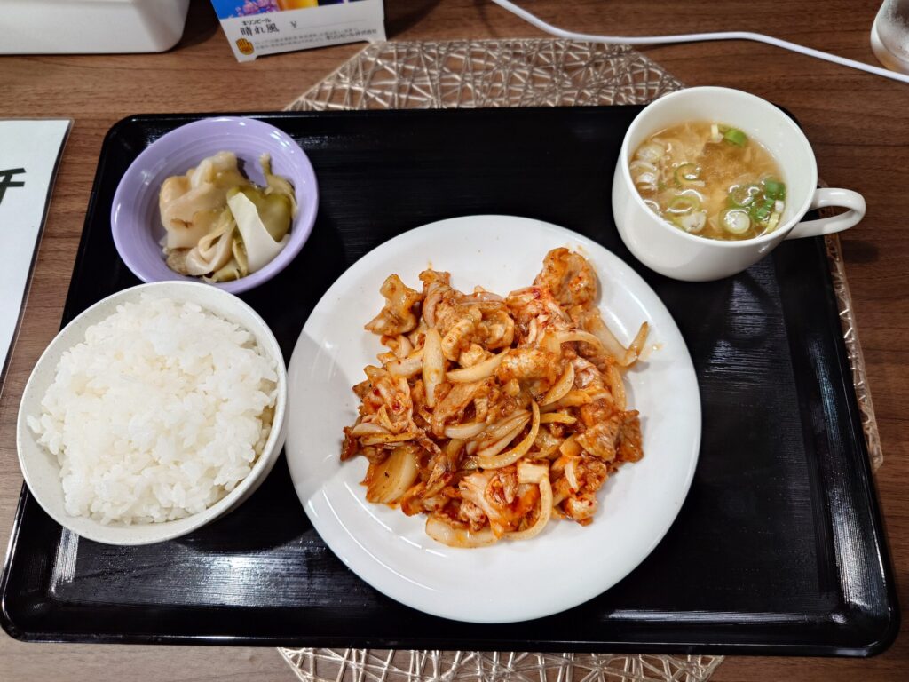 札幌市 東区 東８丁目篠路通 新道東駅 中華料理屋 米〇 日替りランチ(豚キムチ)