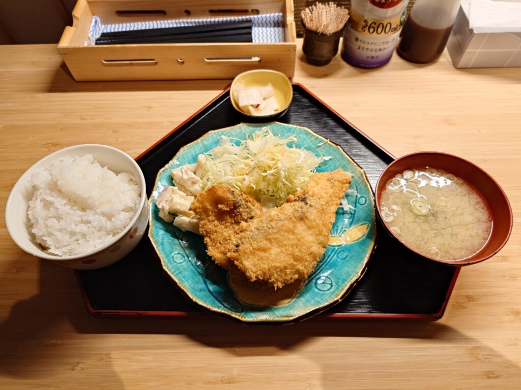 札幌市 中央区 大通駅 西2丁目通 オーク札幌ビル すぎ乃 日替わり定食（鱈のフライ）