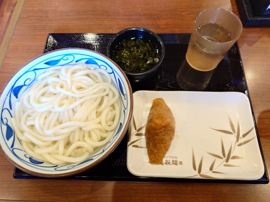 札幌市 東区 栄町駅 丘珠空港通 丸亀製麺 札幌栄町 釜揚げうどん(大)といなり