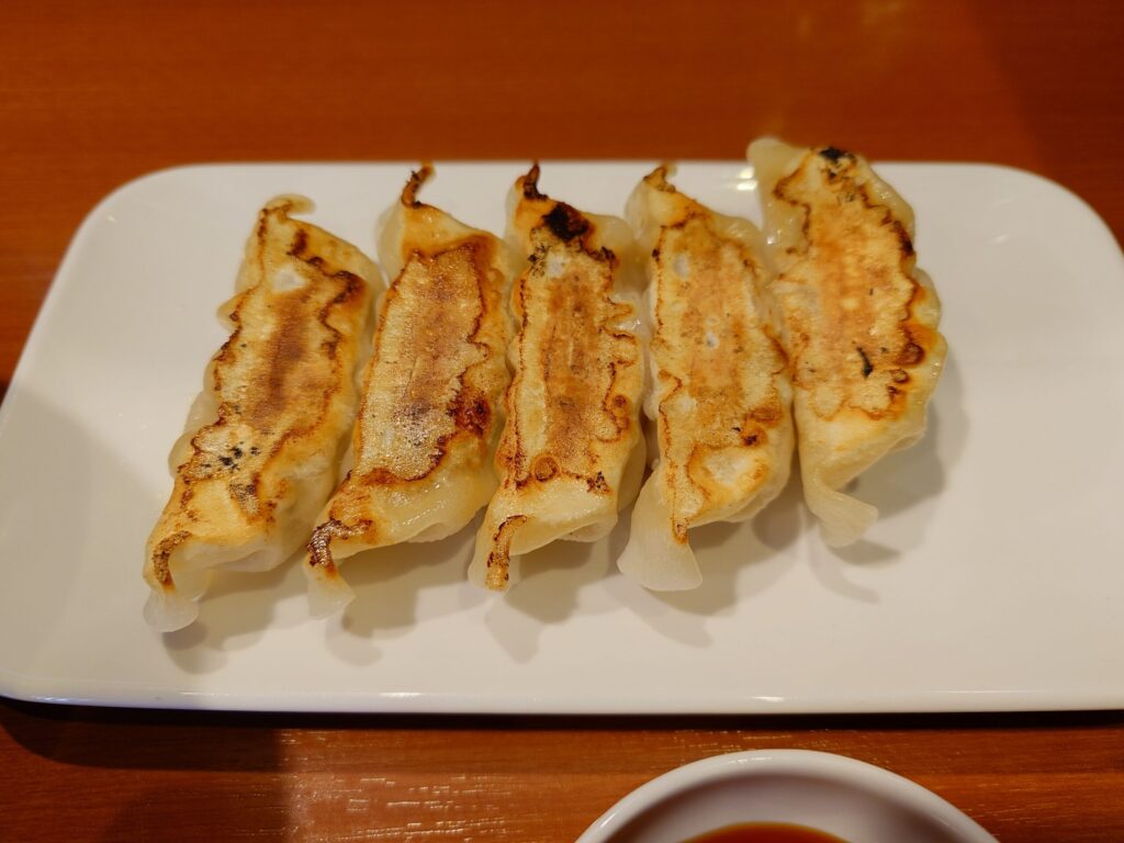 札幌市東区 元町エリアにある麺's 菜ヶ蔵の餃子