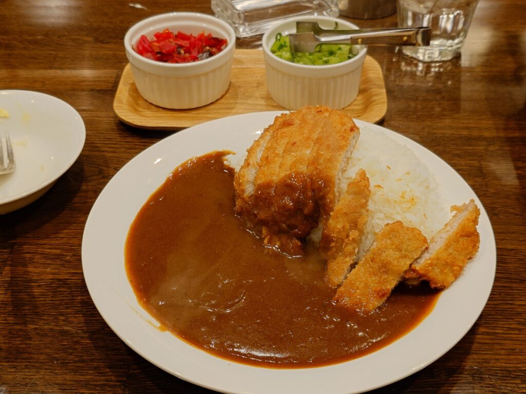 札幌市中央区 【カフェ・エッシャー】のかつカリー