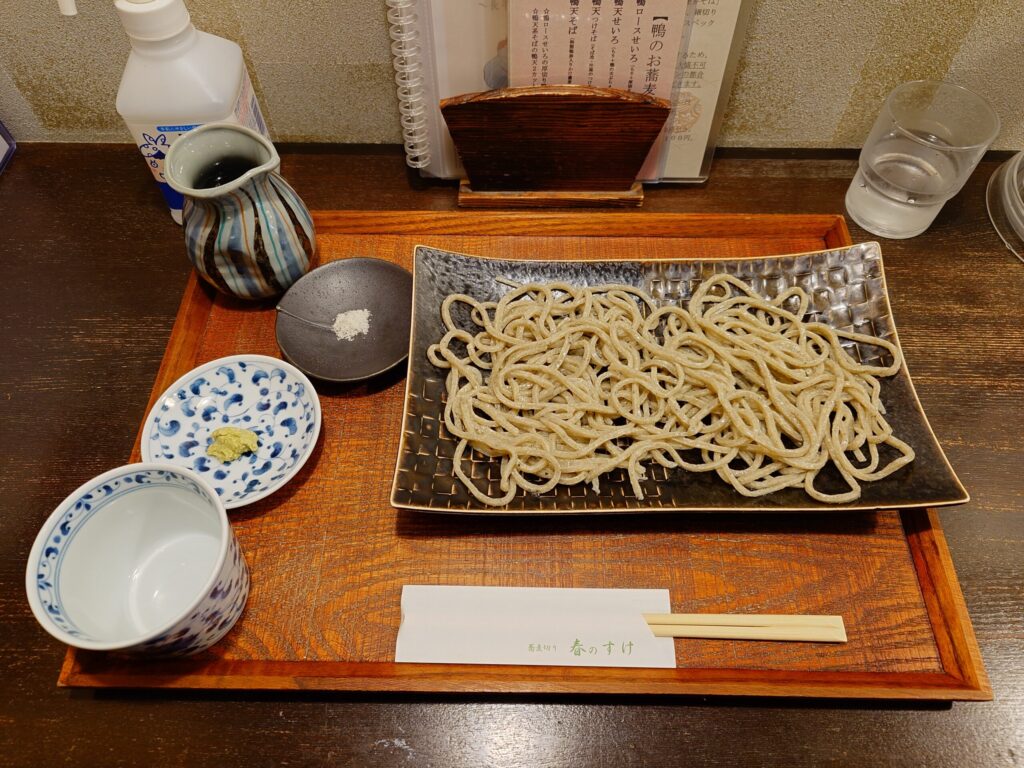 札幌市東区 斜め通りにある【蕎麦切り 春のすけ】のもりそば2種食べ比べ（太打ち田舎）