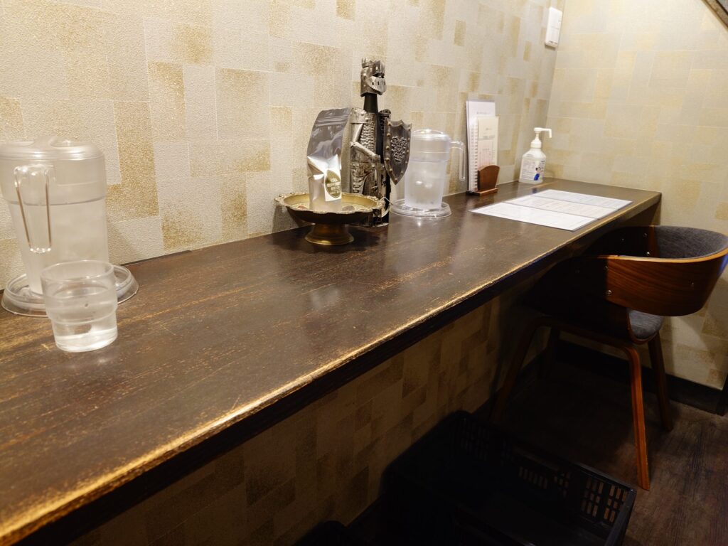 札幌市東区 斜め通りにある【蕎麦切り 春のすけ】のカウンター