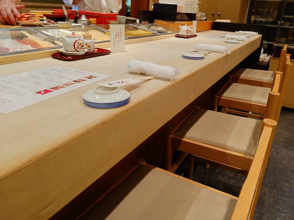 札幌市中央区 大通エリアにある地元民に人気の【寿し心 なかむら】のカウンター席