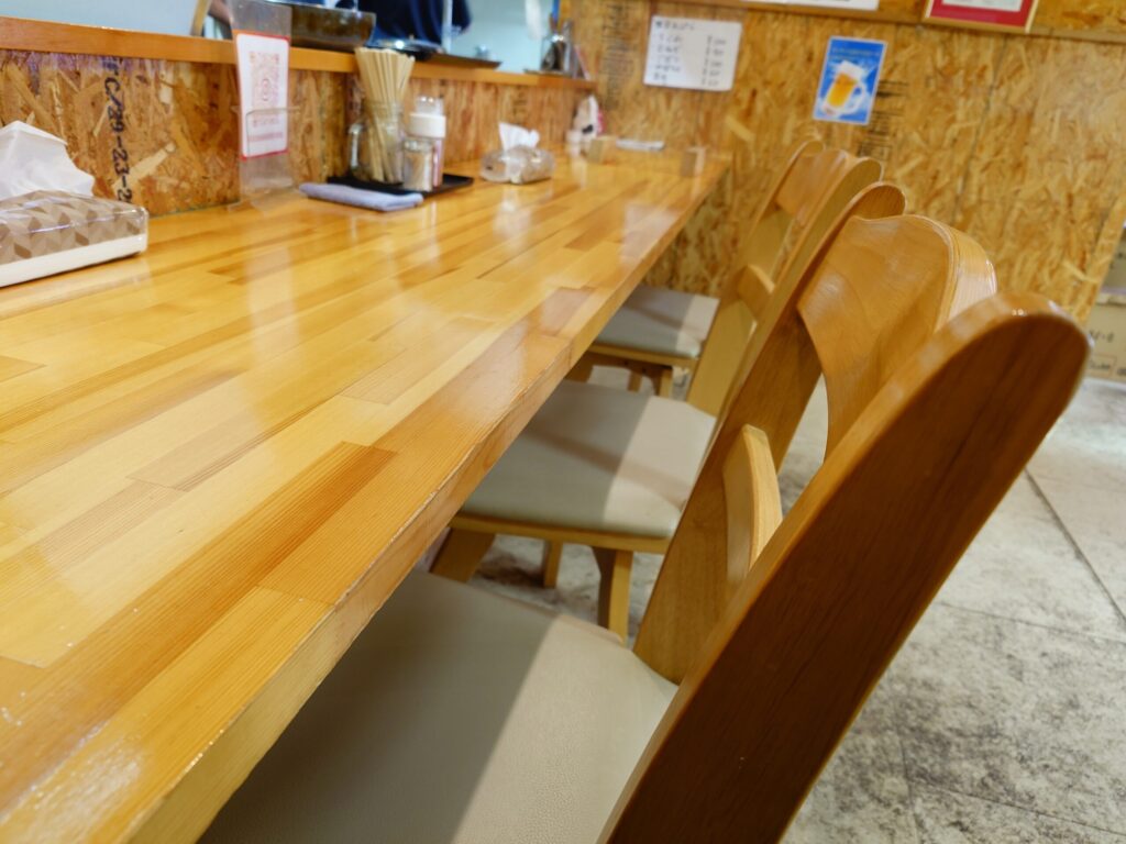 札幌市東区 栄町エリアにある【手打ち讃岐うどん 洸香 】のカウンター席