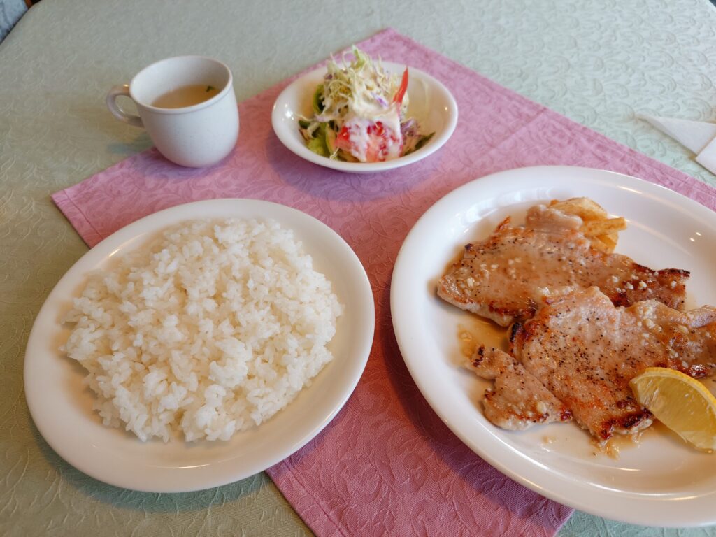 札幌市北区篠路 篠路エリアにある【ビストロハイチ】のガーリックポーク