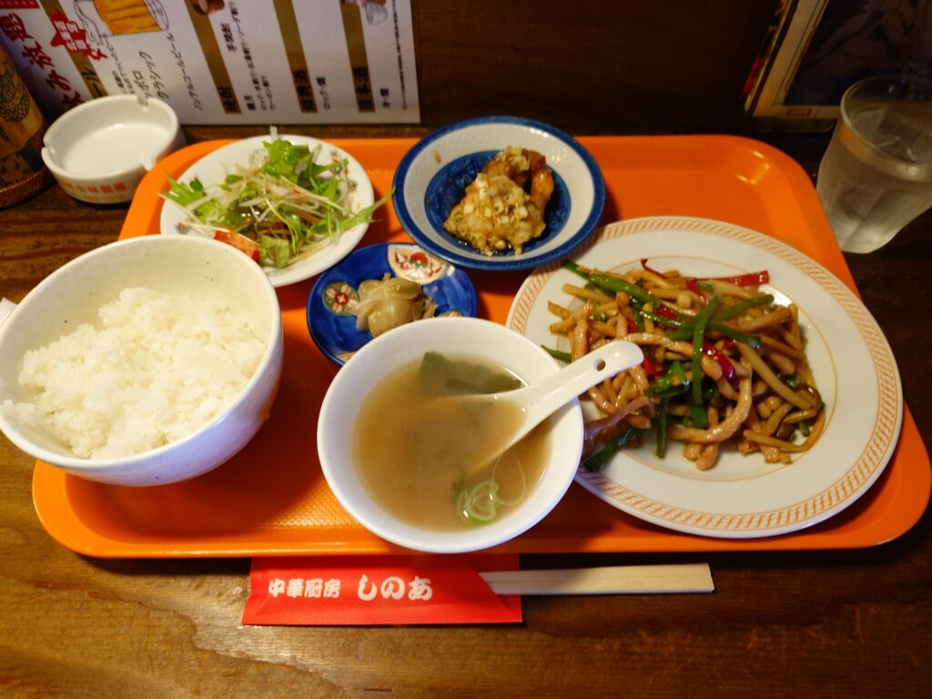 札幌市東区 鉄東エリア 苗穂エリア 北光斜め通り沿いにある【中華厨房しのあ】のチンジャオロース定食