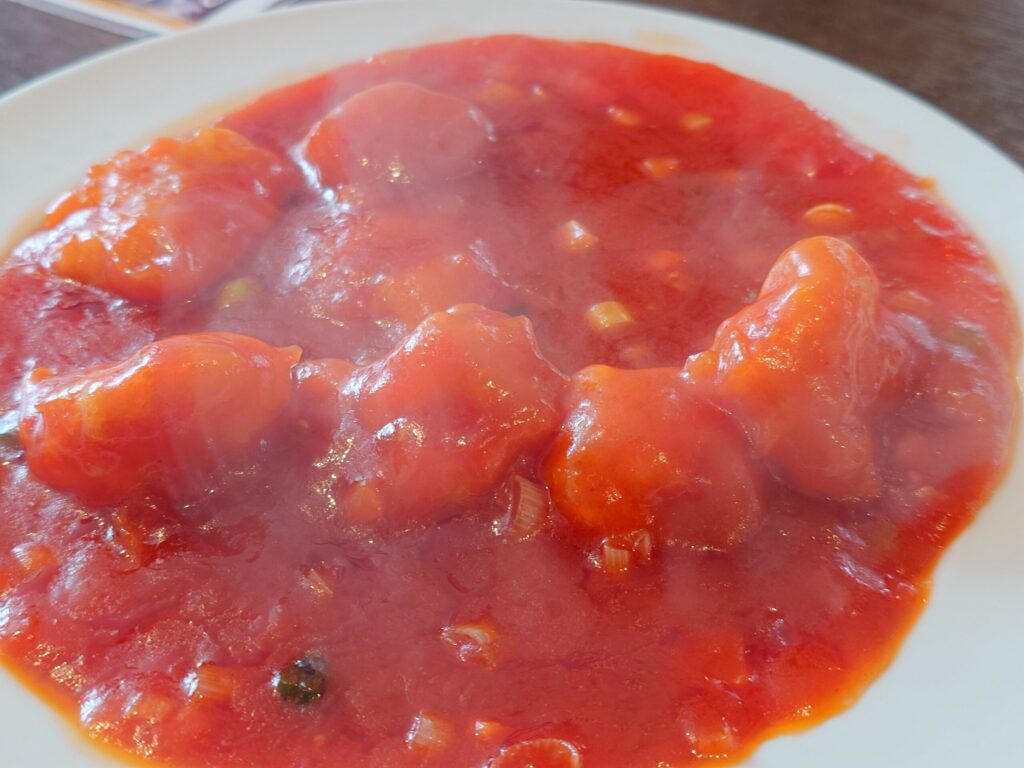 札幌市東区 元町エリアにある【運城飯店】のメインのエビチリ