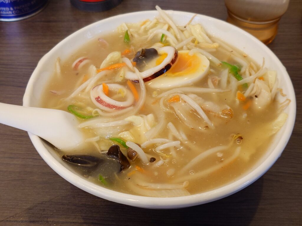 札幌市東区 北24条エリアにある 中華 熊猫（パンダ）の五目あんかけラーメン