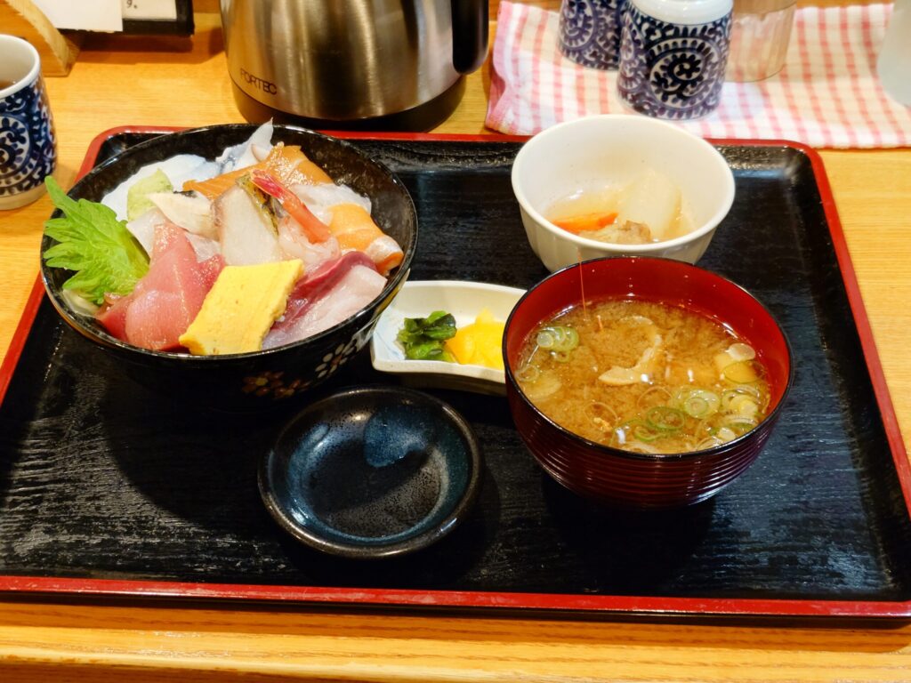 札幌市中央区 西11丁目駅エリアにある 【和処 さゝ木】の生ちらし定食