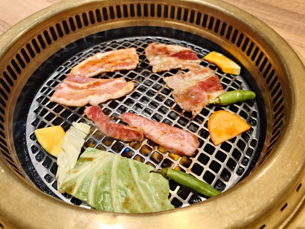 焼肉 徳寿 新道店の網焼き