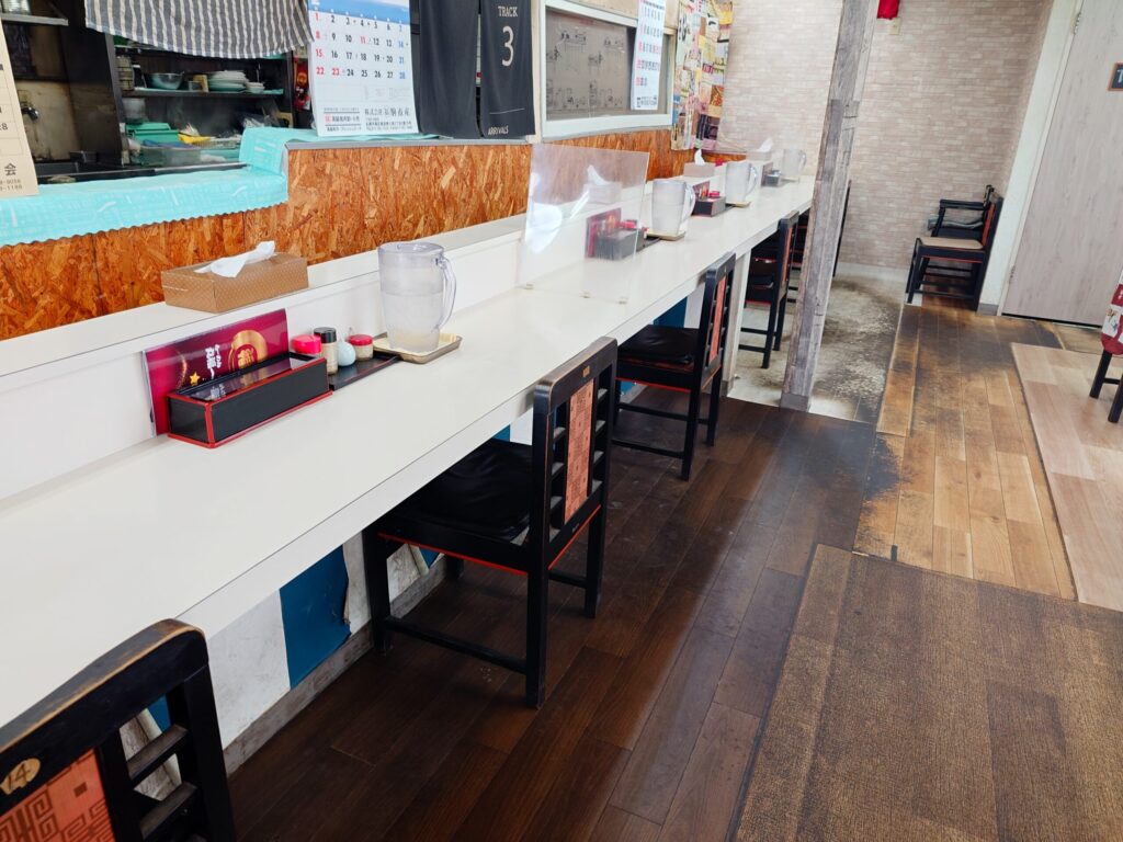 札幌市東区 丘珠エリアにある【ラーメンの丸福 一番星】のカウンター席