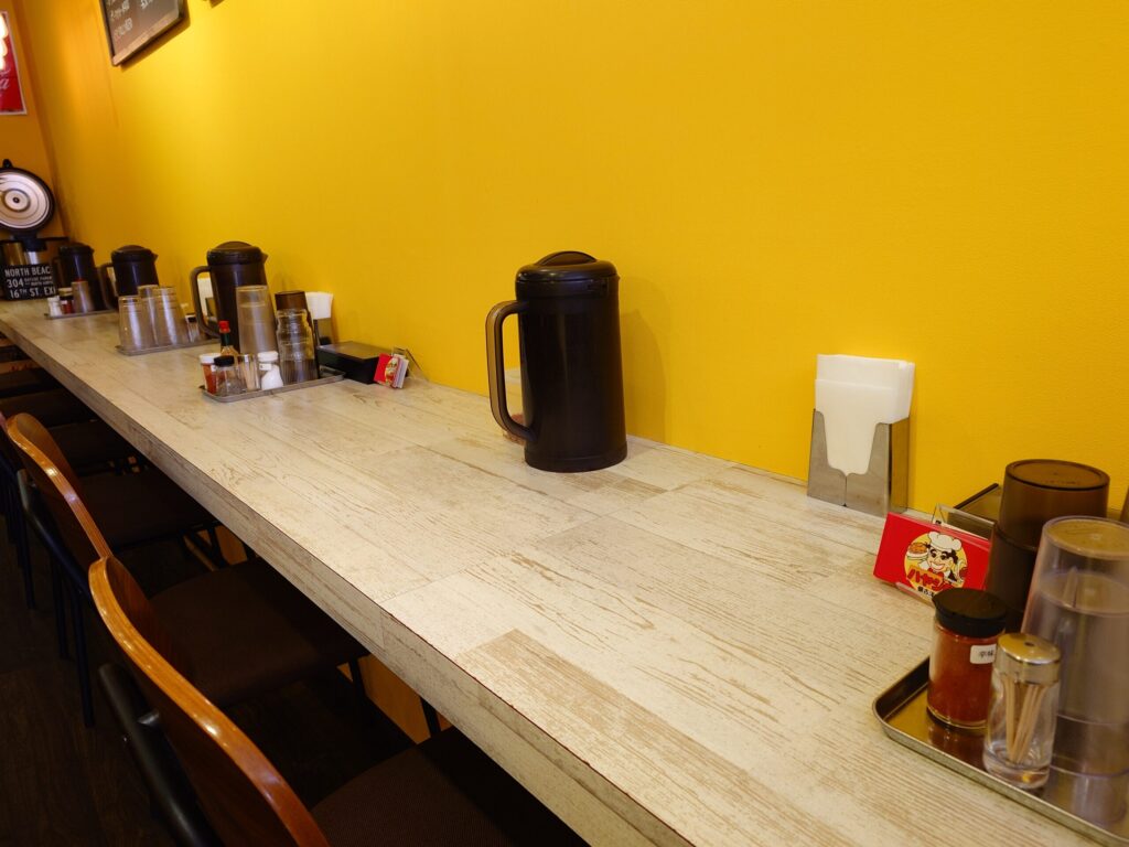 札幌市北区 北18条エリアにある2026年オープンの【懐古洋食 ハヤシ屋】のカウンター席