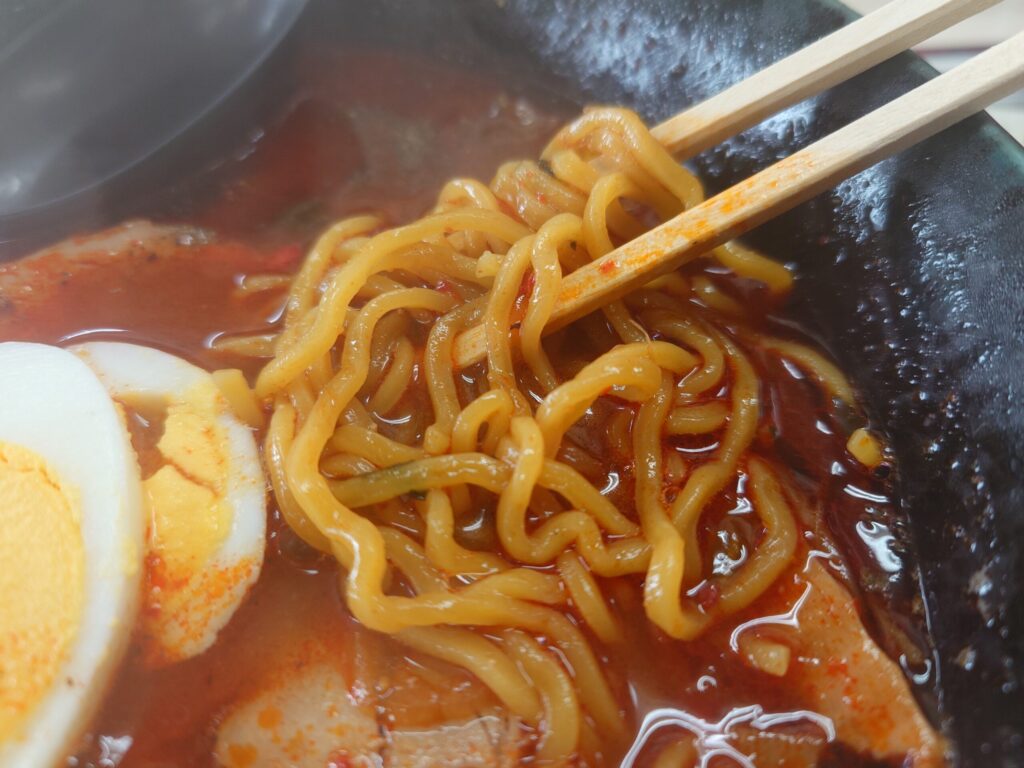 札幌市東区 丘珠エリアにある【ラーメンの丸福 一番星】の麺